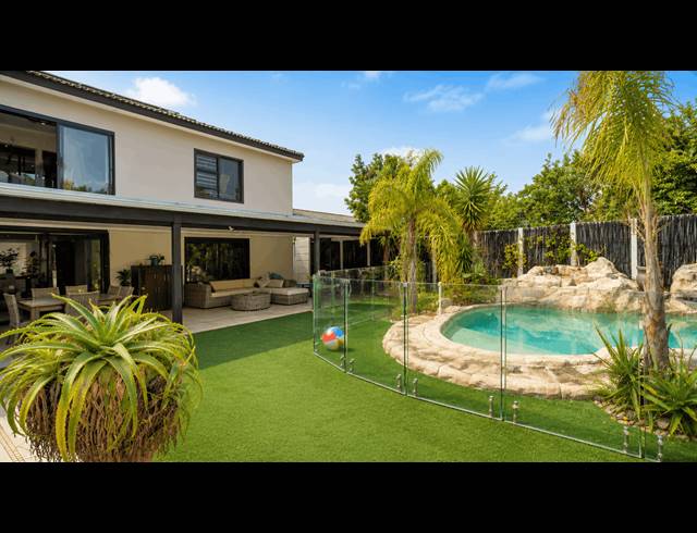 4 BEDROOM FREESTANDING TO LET IN FLAMINGO VLEI